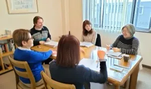 Steveと生徒の集合写真 — Hope Springs